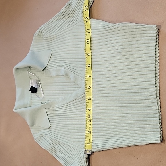 Divided Size XS Ribbed Collared Top Sage/Mint Green, Excellent Used Condition - Picture 5 of 10